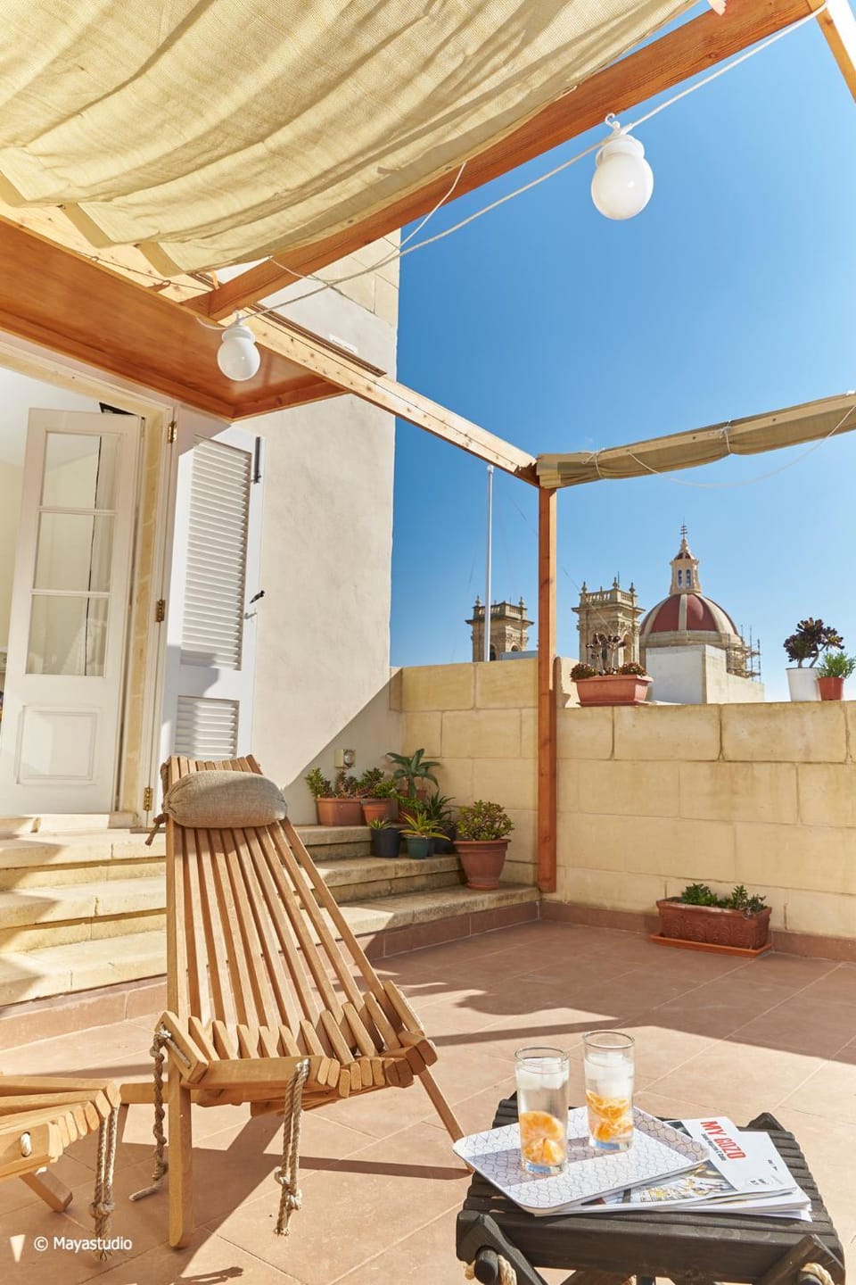 Balcony/Terrace, Area and facilities