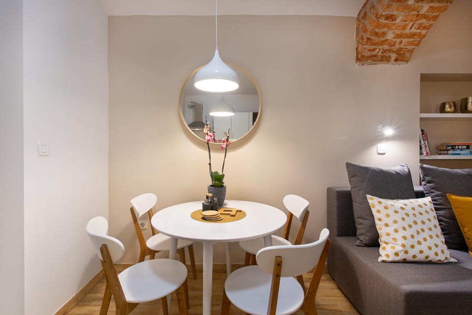 Living room, Decorative detail, Seating area, Dining area