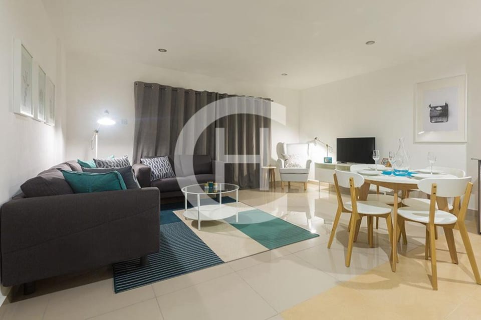 Living room, Photo of the whole room