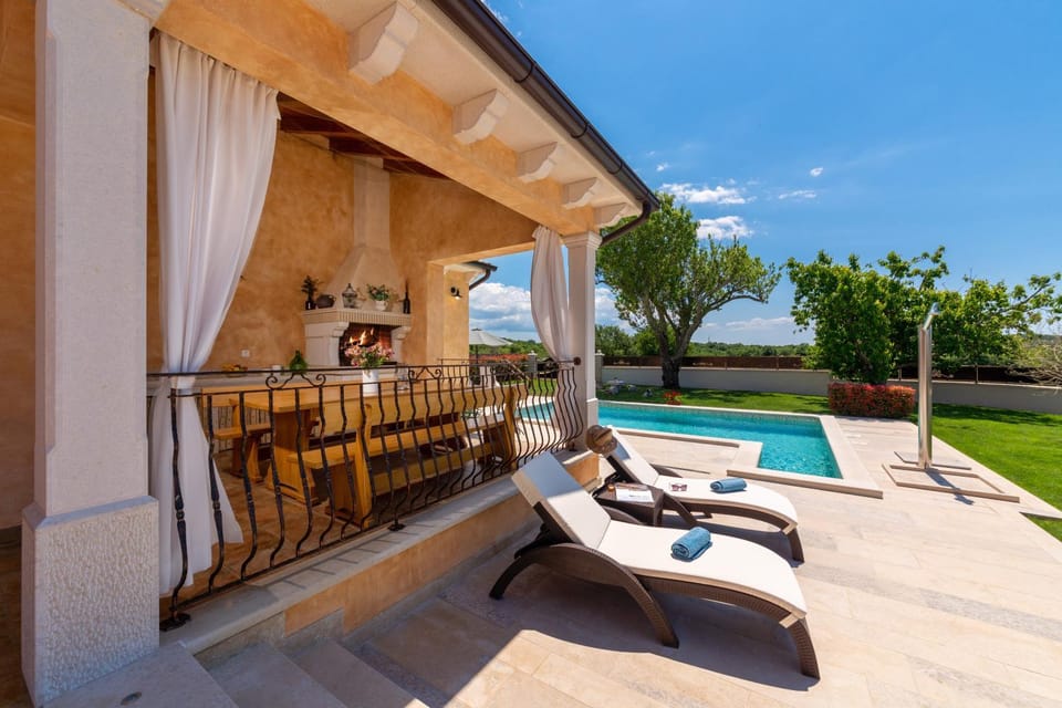 Patio, Spring, Day, Summer, BBQ facilities, Garden, Balcony/Terrace, Pool view, Swimming pool, Swimming pool