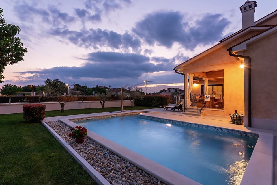 Patio, Natural landscape, Garden, Balcony/Terrace, Decorative detail, Swimming pool, Sunset