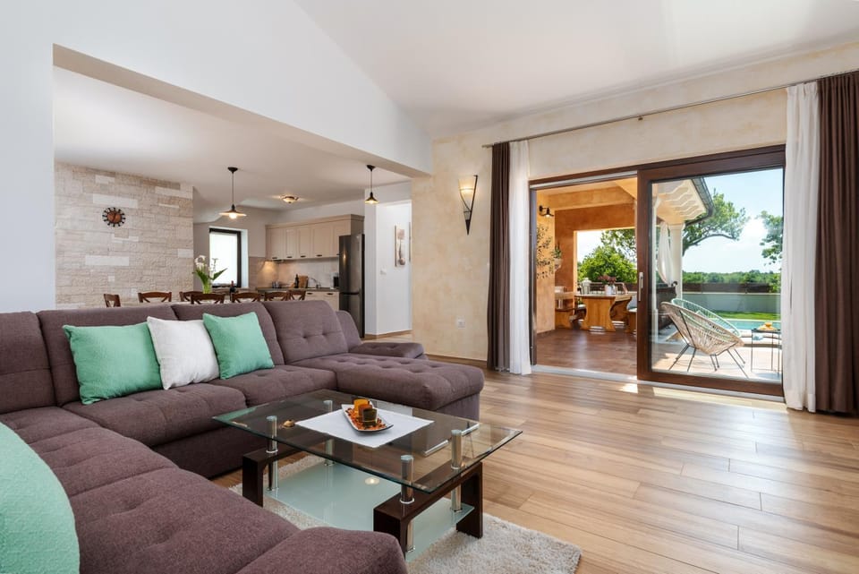 Living room, Seating area, Pool view, Inner courtyard view