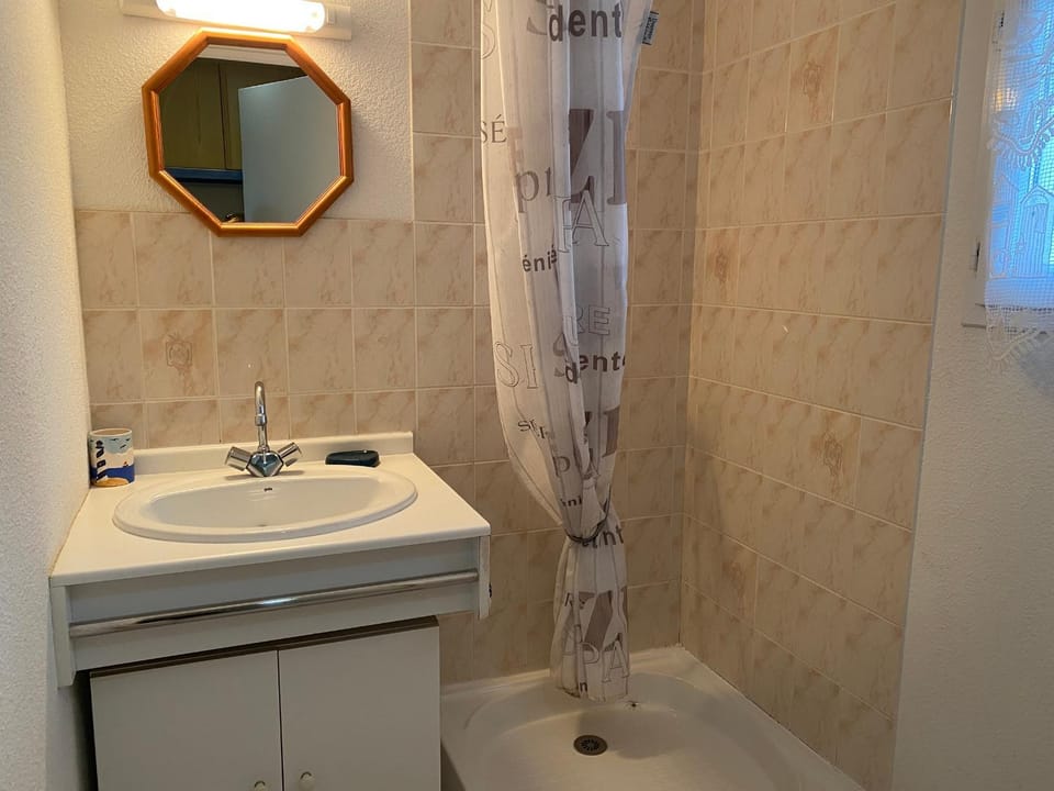 Appartement charmant avec jardin clos proche plage et centre-ville - FR-1-22-226 Apartment in La Tranche-sur-Mer