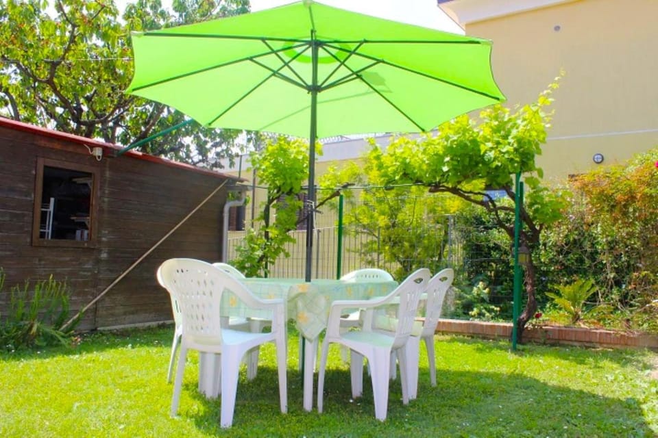 PATRIZIA - Vicino al centro, con 3 camere e posto auto Apartment in Numana