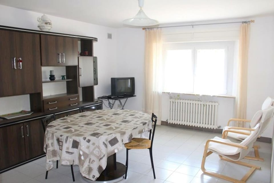 PATRIZIA - Vicino al centro, con 3 camere e posto auto Apartment in Numana