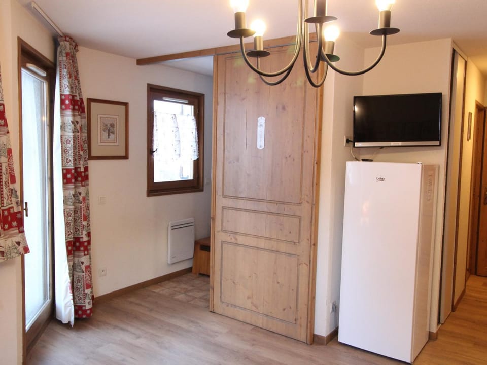 Appartement spacieux à Lanslevillard avec balcon et parking - FR-1-508-51 Apartment in Piedmont
