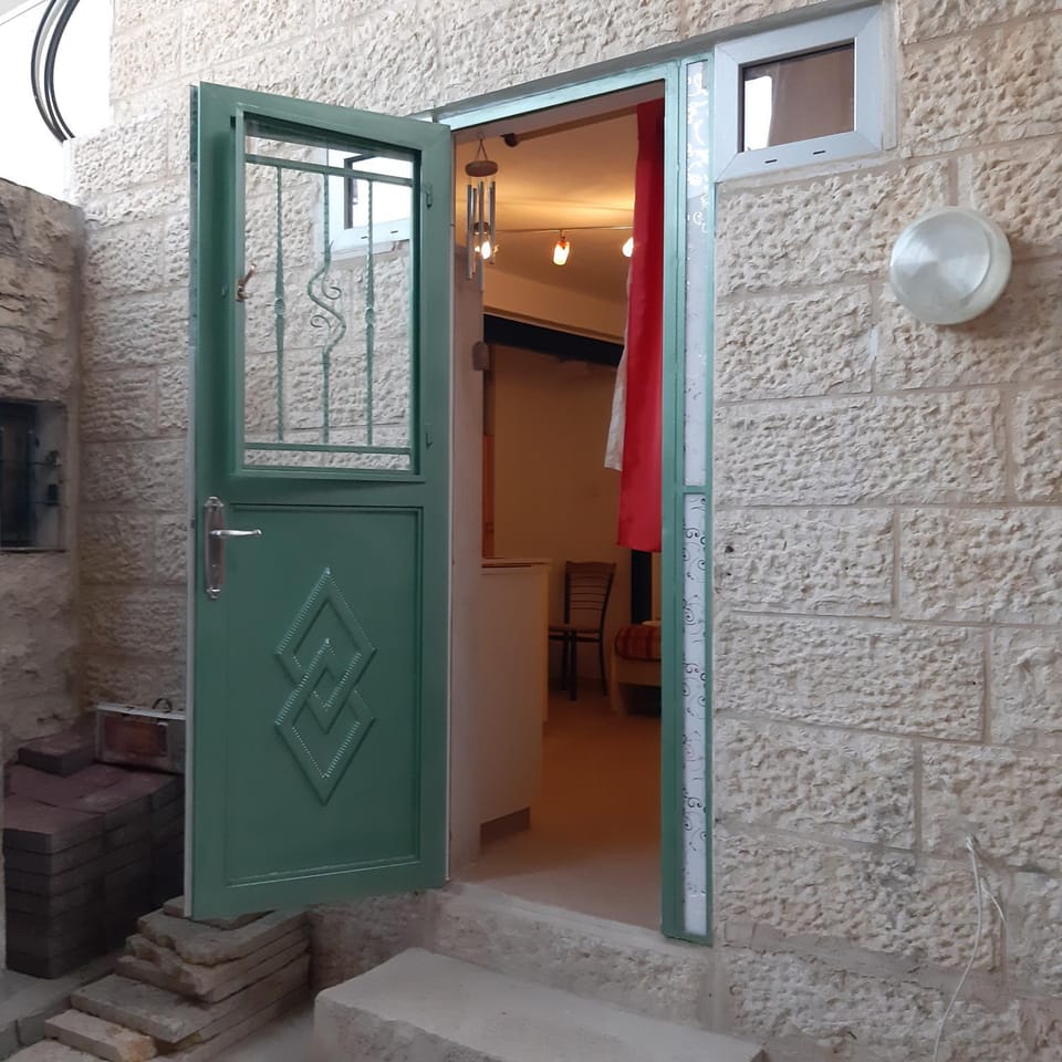Wild Rose Apartment in Jerusalem