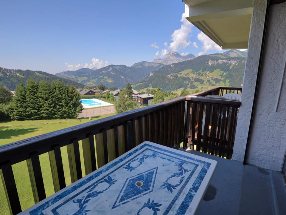 Studio skis aux pieds avec balcon et vue à Notre-Dame-de-Bellecombe - FR-1-505-51 Apartment in Notre-Dame-de-Bellecombe