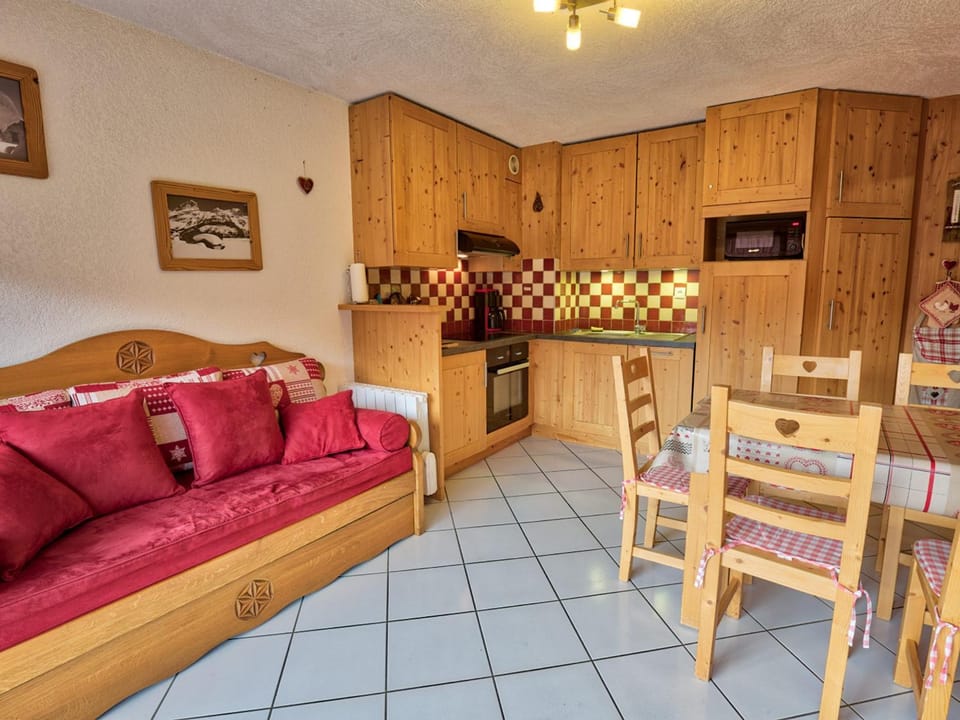 Appartement calme 6-8 pers, animaux admis, parking couvert - FR-1-505-63 Apartment in Notre-Dame-de-Bellecombe