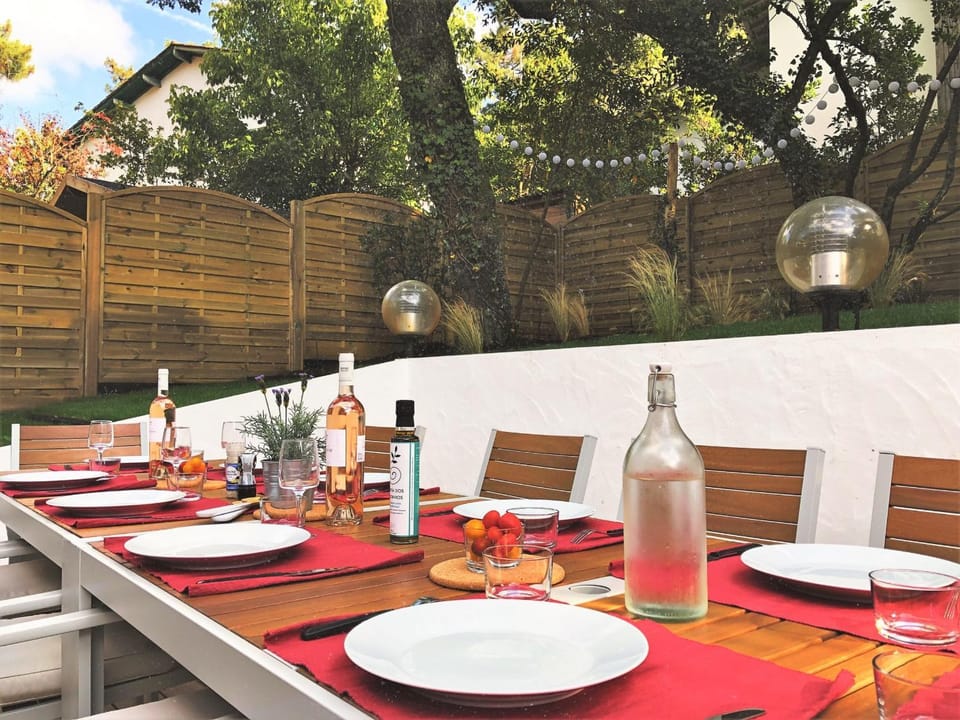 Villa rénovée Pyla S/Mer: 4 chambres, jardin, terrasse, cuisine d'été, proche Dune du Pilat, parkings - FR-1-420-81 House in La Teste-de-Buch