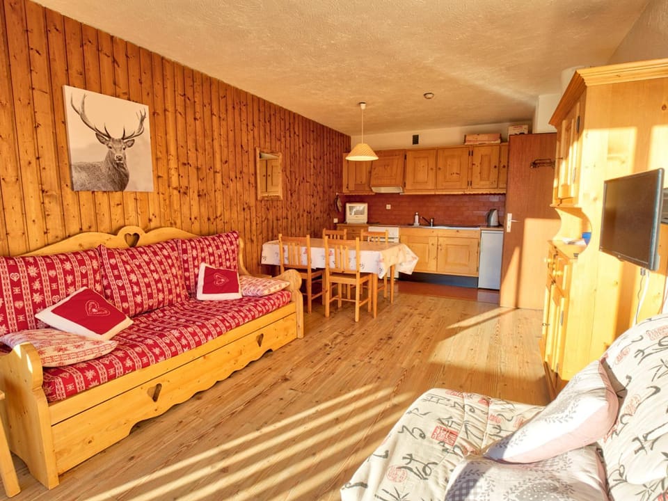 Appartement lumineux 38m² avec piscine saisonnière et animaux acceptés - FR-1-505-74 Apartment in Notre-Dame-de-Bellecombe