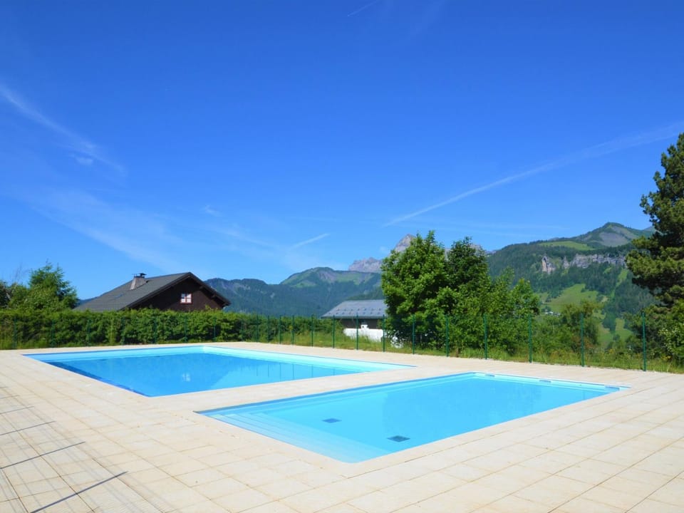 Appartement lumineux 38m² avec piscine saisonnière et animaux acceptés - FR-1-505-74 Apartment in Notre-Dame-de-Bellecombe