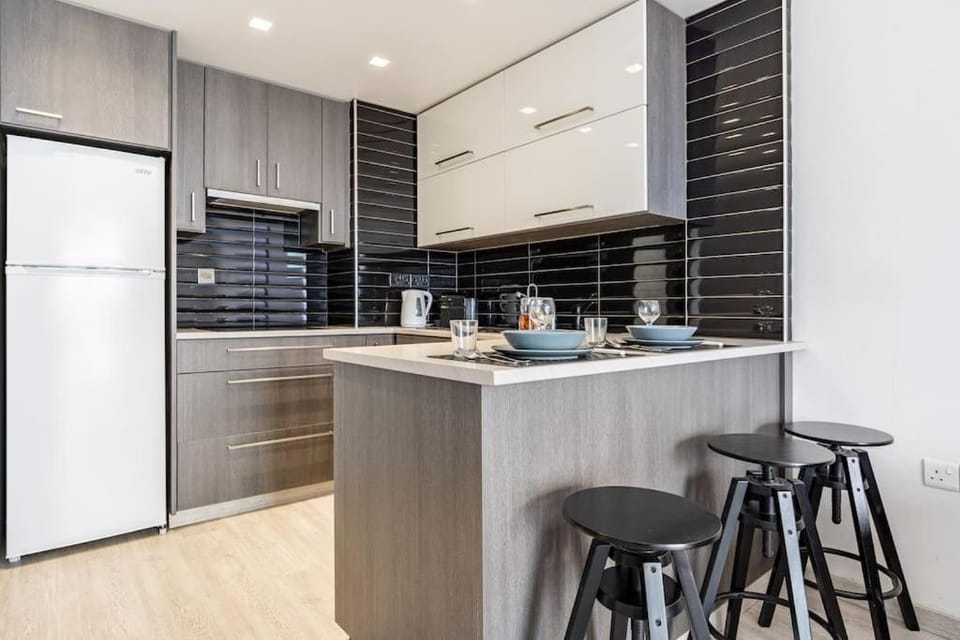 Must Stay - Finikoudes Seaview Apartment in Larnaca