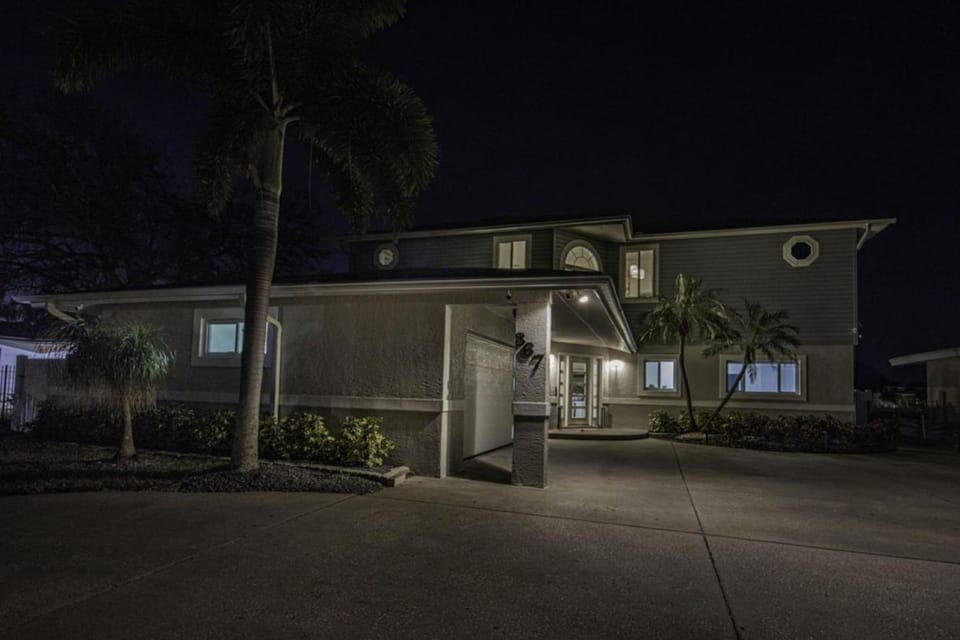 Azule Waterfront Villa with Private Dock Villa in Indian Rocks Beach