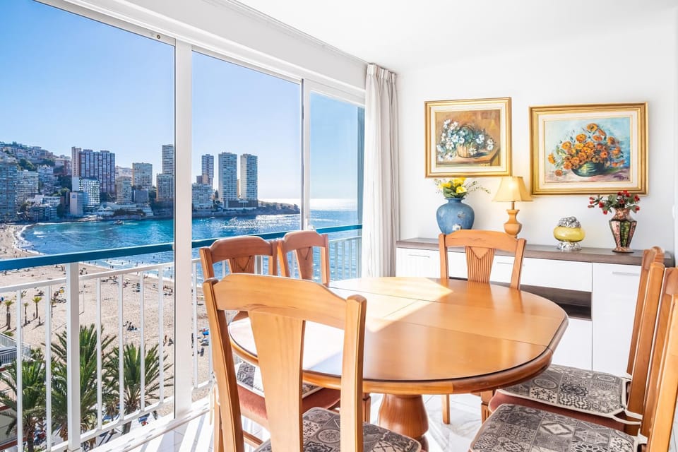 Day, Natural landscape, View (from property/room), Living room, Dining area, City view, Sea view