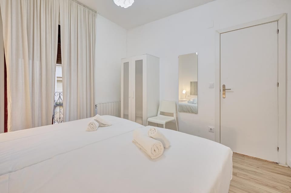 Bed, Photo of the whole room, Bedroom, towels, wardrobe