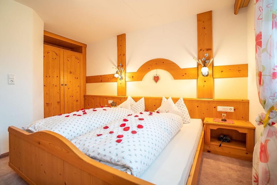 Haus am Waldrand Apartment in Tyrol