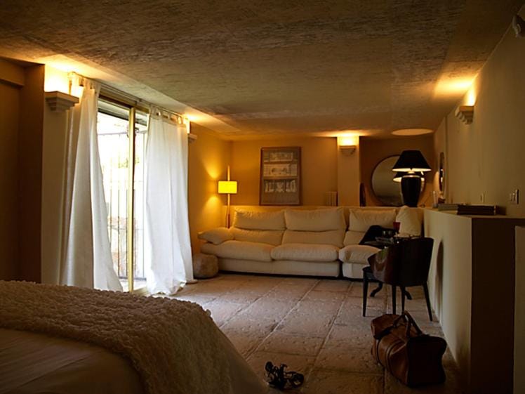 Seating area