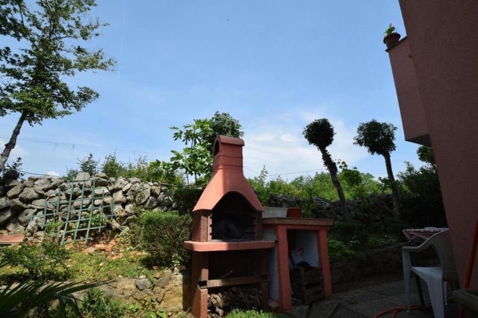 Patio, BBQ facilities