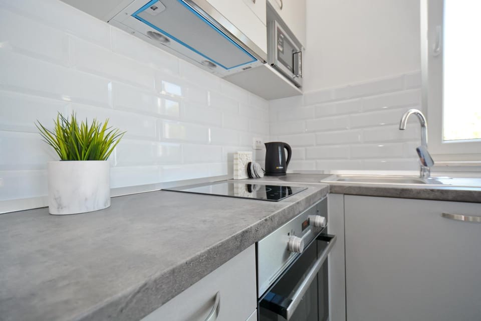 Kitchen or kitchenette, Communal kitchen