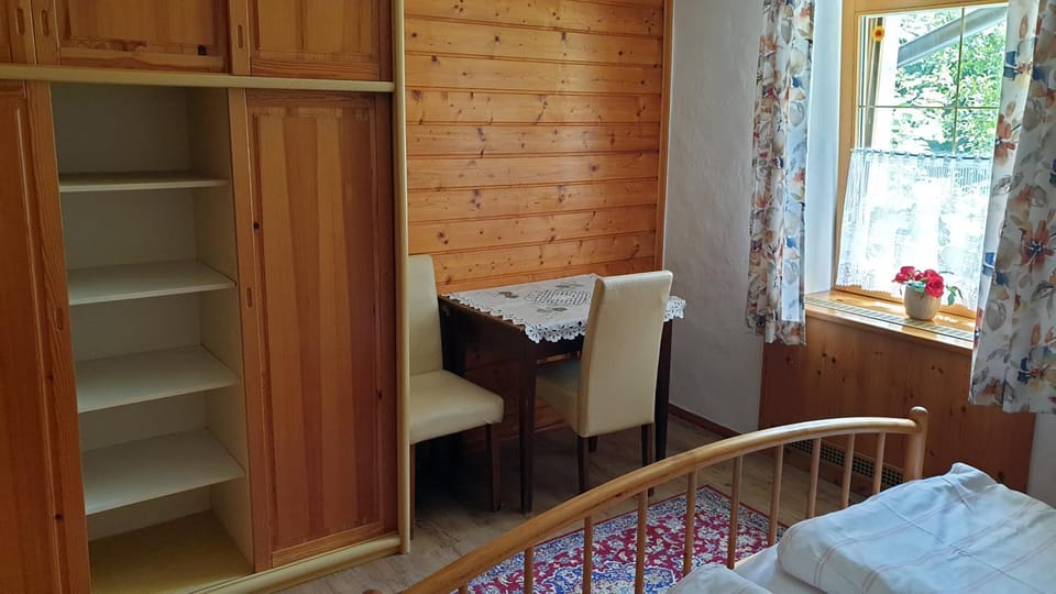 Bed, Seating area, Bedroom, wardrobe