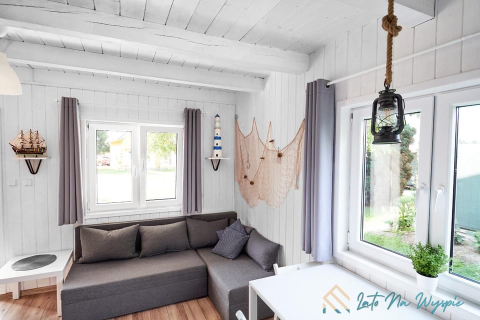 Living room, Photo of the whole room, Seating area, Garden view, internet