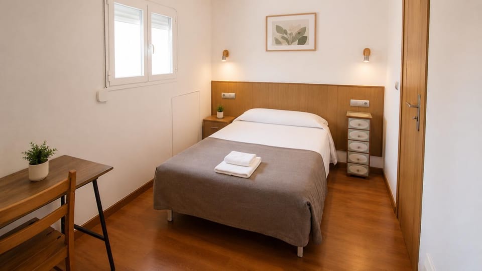 Bed, Photo of the whole room, Bedroom