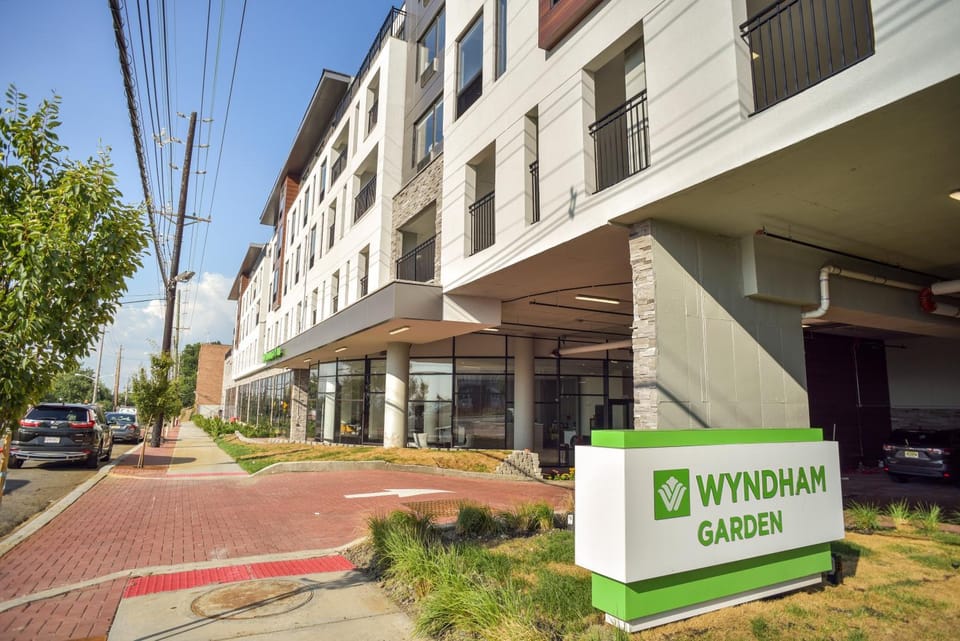 Property building, Street view, Location