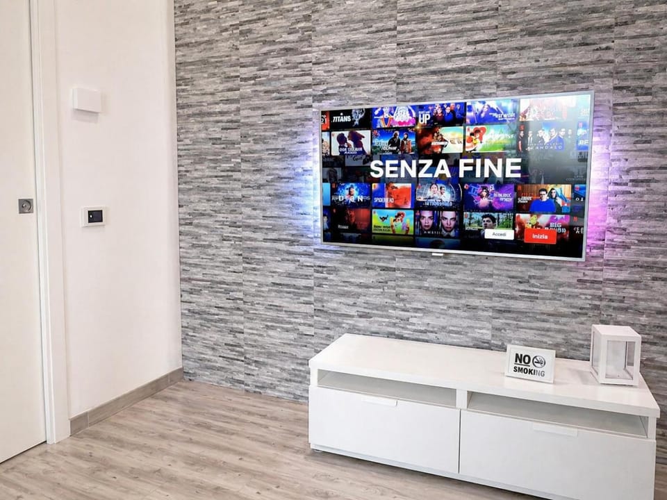 Kitchen or kitchenette, Living room, Seating area