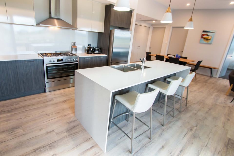 Kitchen or kitchenette, Dining area, Communal kitchen