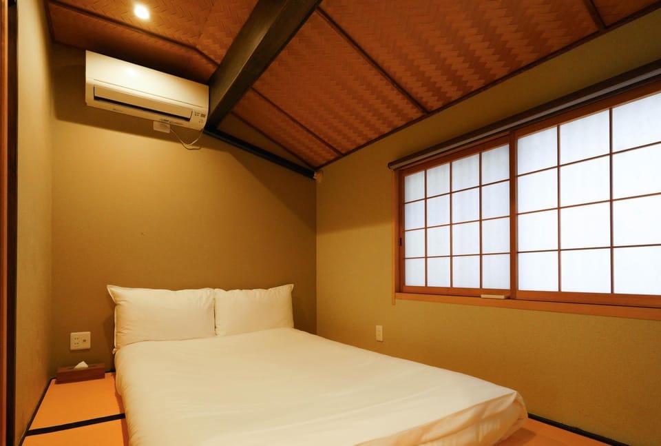 Bed, Bedroom, air conditioner
