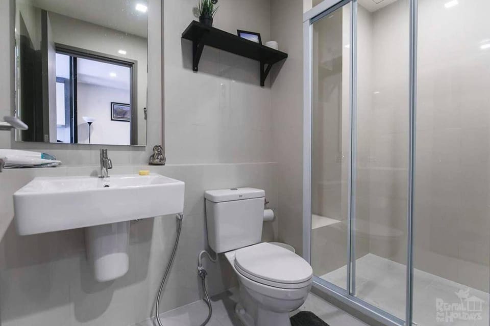 the base condo 88/96 Apartment in Pattaya City