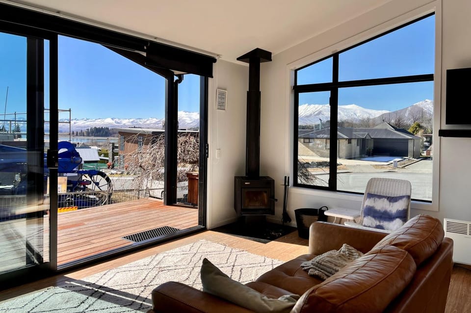 Living room, Seating area, Mountain view, fireplace