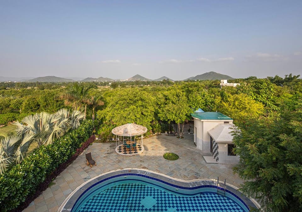 Swimming pool, Swimming pool