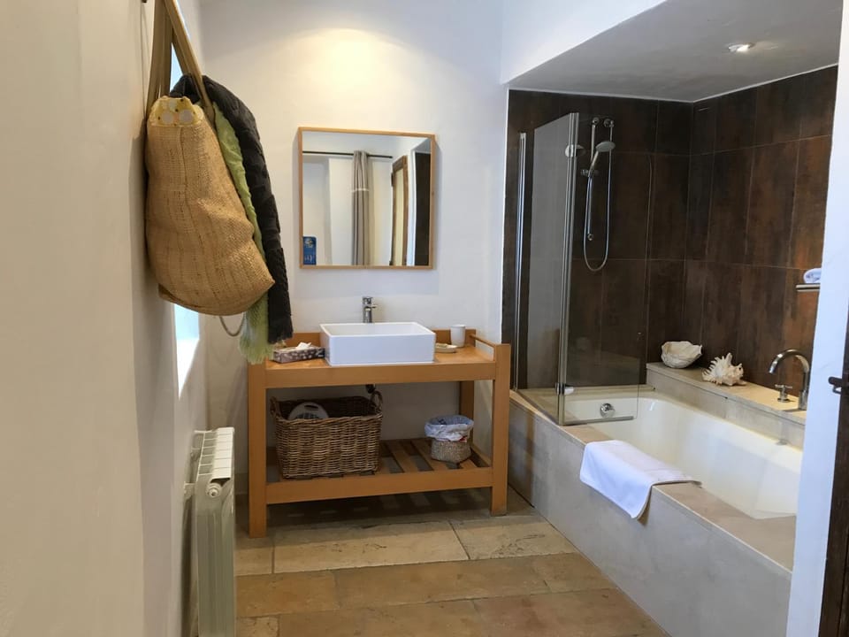 Le Moulin des Sources Bed and Breakfast in Gordes