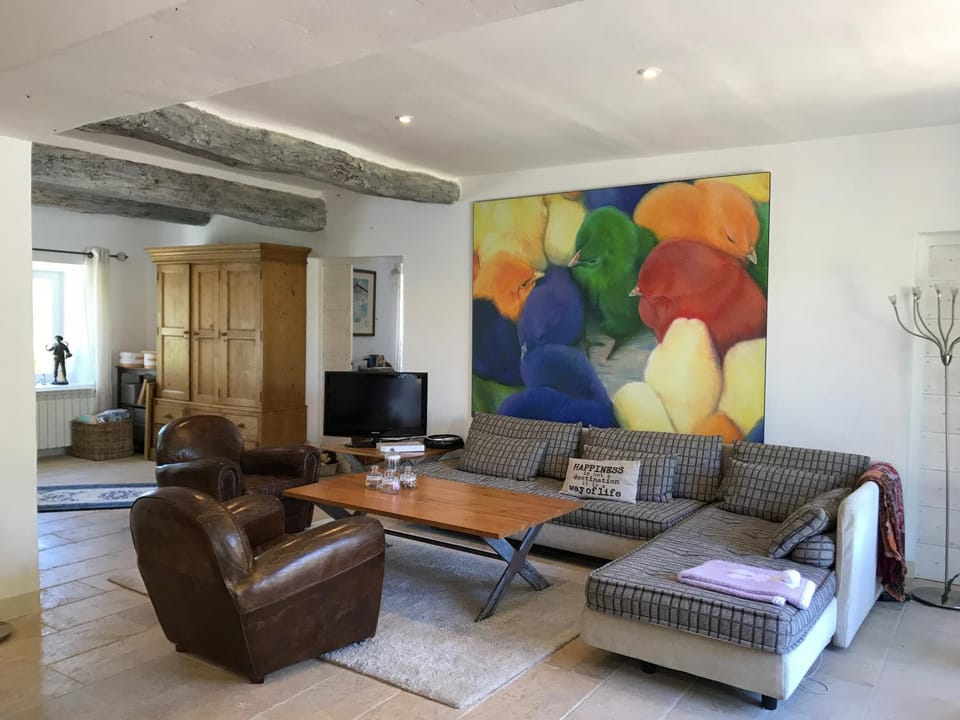 Communal lounge/ TV room