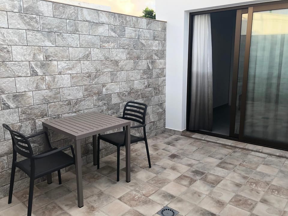 Patio, Balcony/Terrace, Seating area