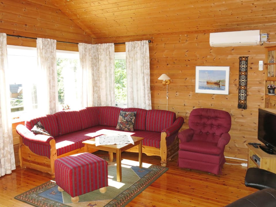 Holiday Home Oasen by Interhome House in Vestland