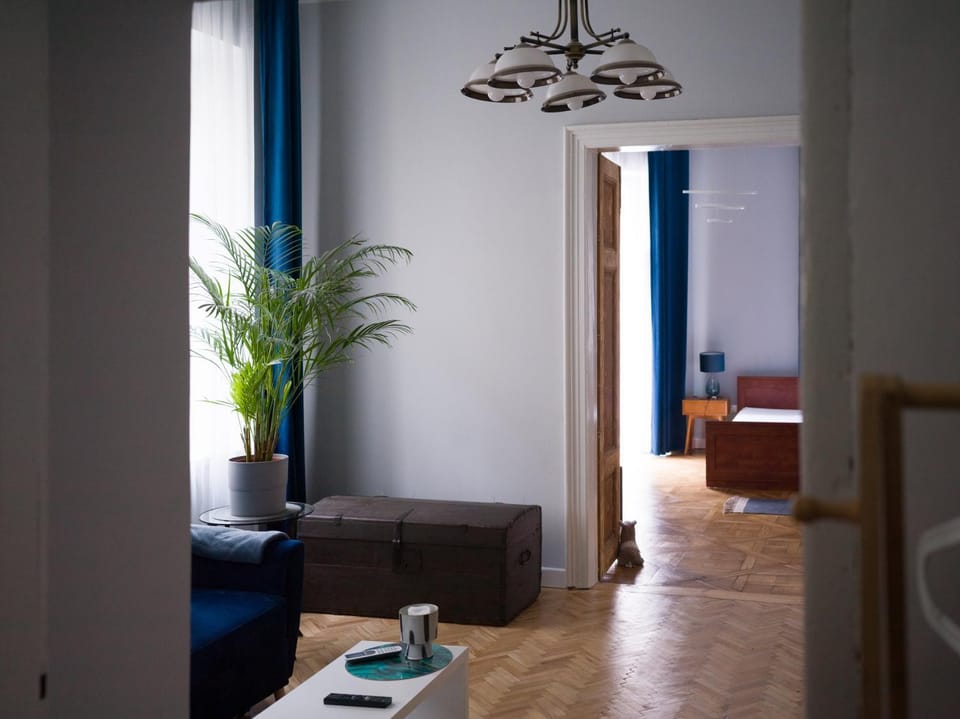 Bed, Living room, Photo of the whole room, Seating area, Bedroom