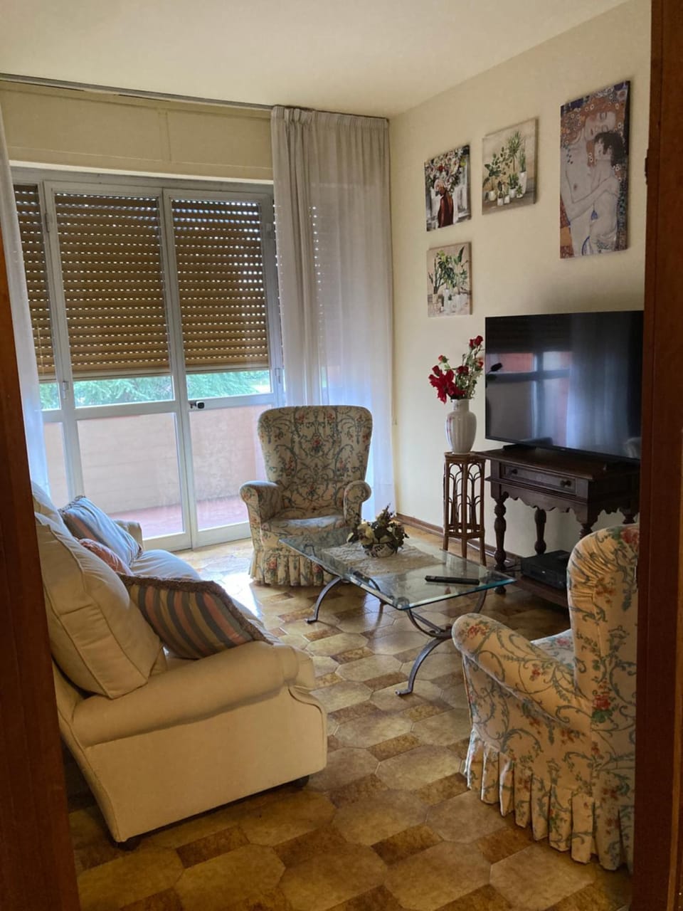TV and multimedia, Living room, Seating area