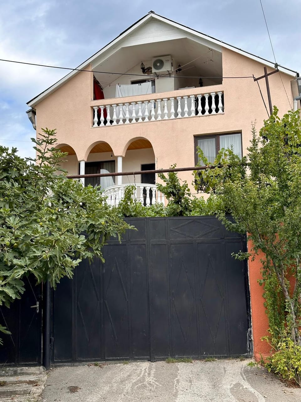 Family Guesthouse - MACHARASHVILI Bed and Breakfast in Tbilisi, Georgia