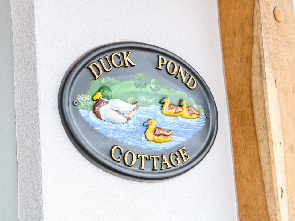 Duck Pond Cottage House in England