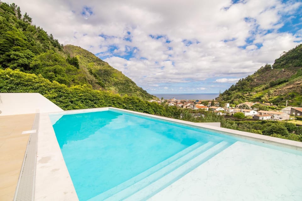 City view, Garden view, Landmark view, Mountain view, Pool view, Sea view, Swimming pool