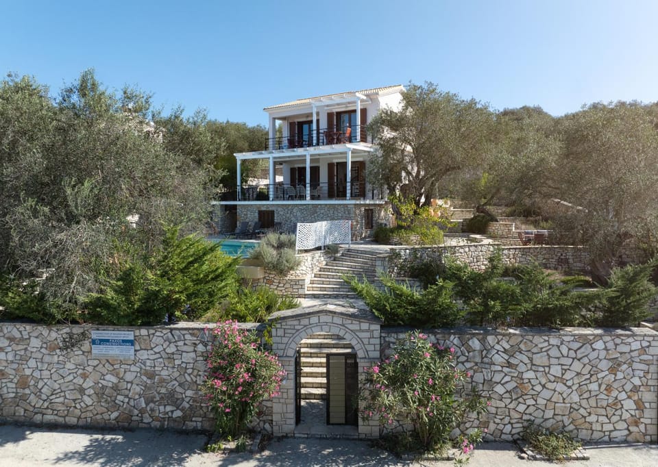 VILLA BOUGARINI Haven Family Villa Rock pool oasis Villa in Peloponnese, Western Greece and the Ionian
