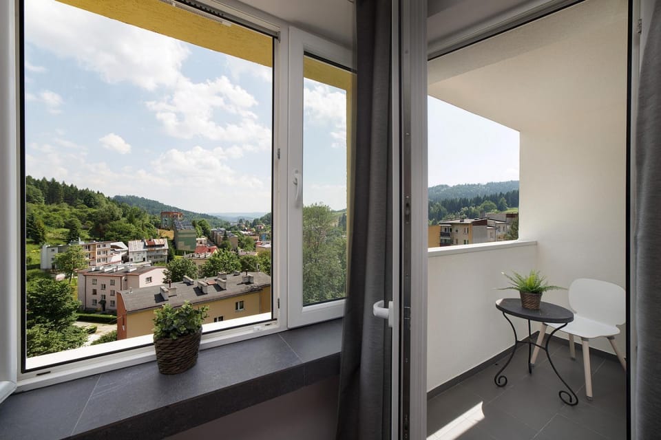 Summer, Balcony/Terrace, City view, Landmark view, Mountain view, Quiet street view