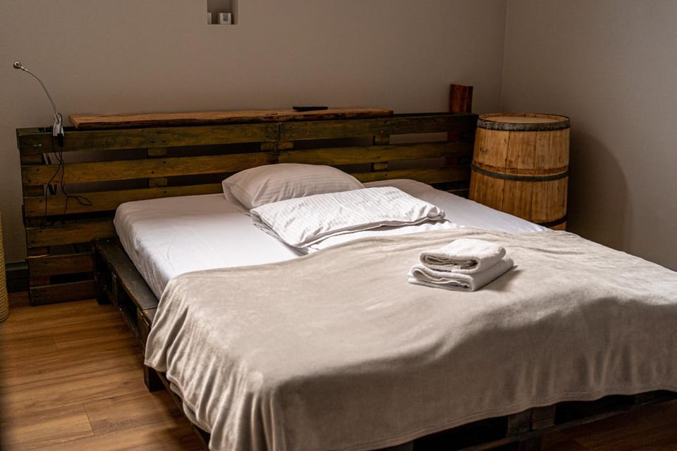 Bed, Other, Other, Other, Photo of the whole room, Seating area, Bedroom, towels, towels