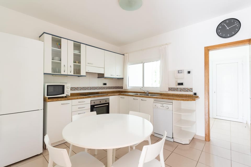 Kitchen or kitchenette, dishwasher, minibar, pet friendly, stove, toaster