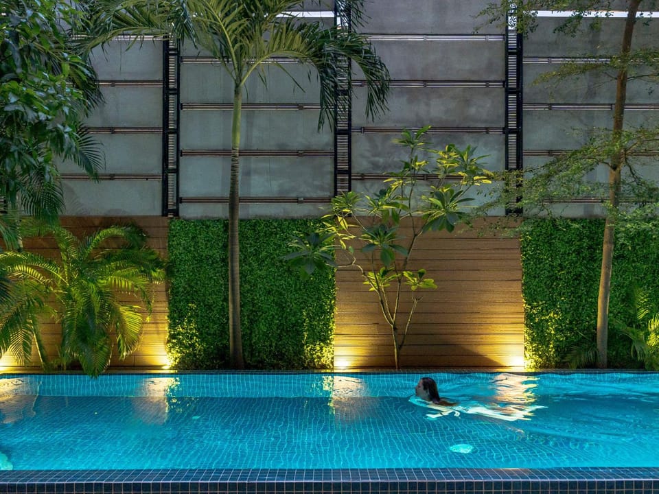Swimming pool