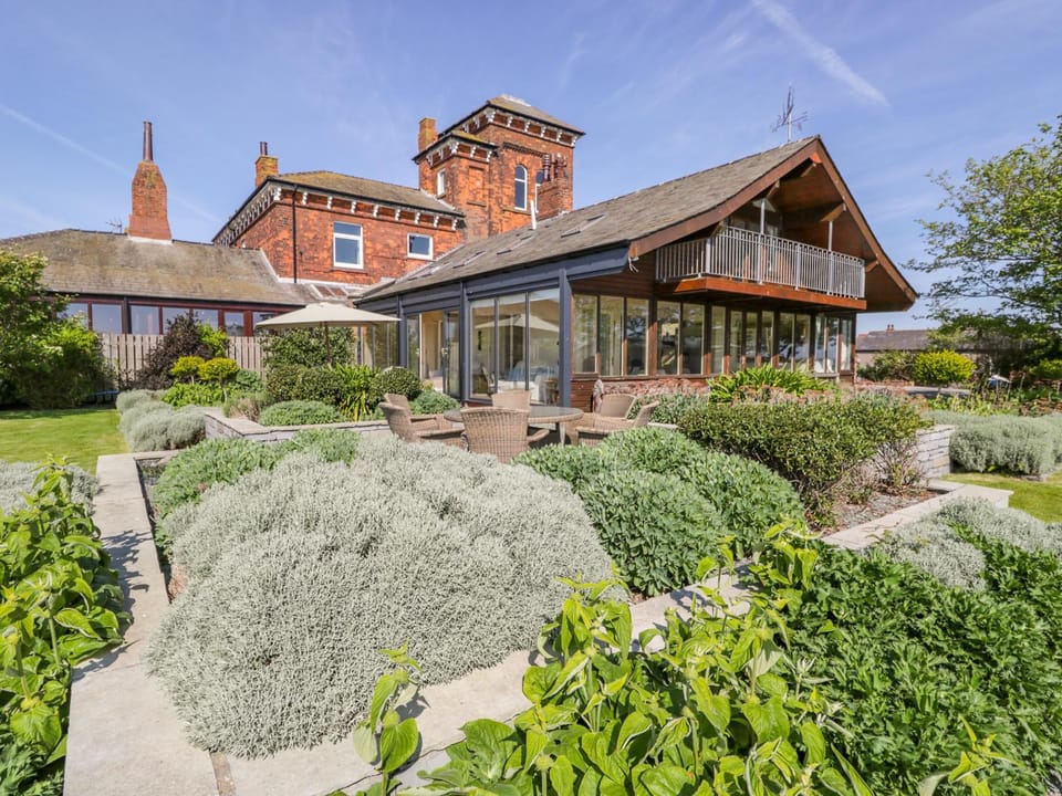 Villa Marina House in Barrow-in-Furness