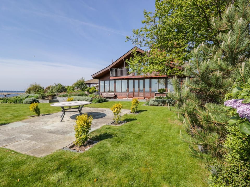 Villa Marina House in Barrow-in-Furness